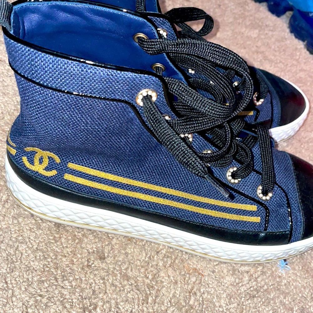 Denim Chanel converse 8 1/2